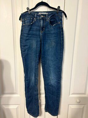 Levi Strauss Signature Womens Size 4 Mid Rise Straight Leg Stretch Jeans